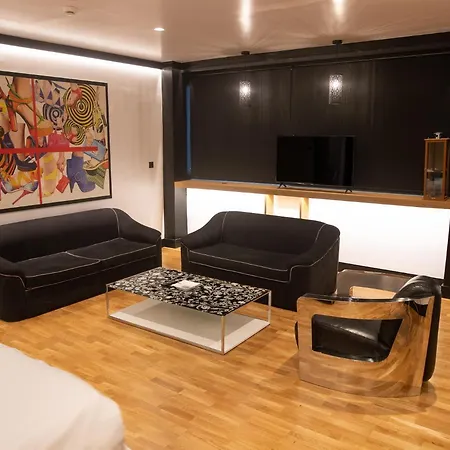 Andromeda Downtown Apartment